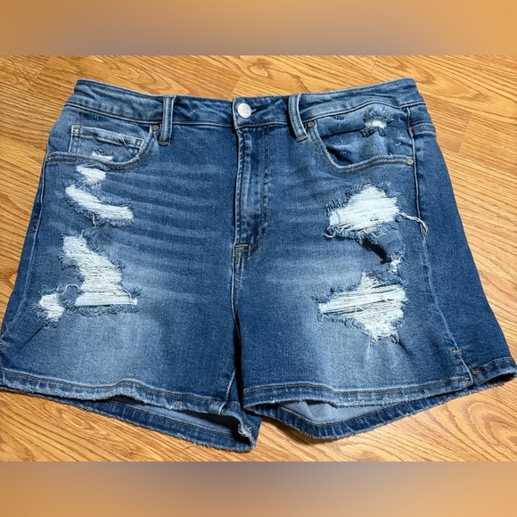 Risen size XL Distressed Denim Women's Shorts - Picture 1 of 4